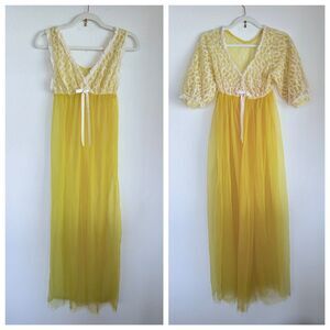 Vintage 1960s Belle Smith Chiffon & Lace Peignoir Set in Yellow & White Sz Small